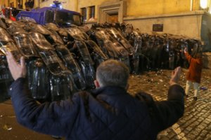 Sakartvelo opozicija iškėlė valdžiai ultimatumą dėl skandalingojo įstatymo