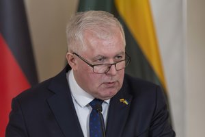 A. Anušauskas apie rekomendacijas nesinaudoti „TikTok“: manau, kad KAM darbuotojai jas vykdo