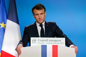 E. Macronas nori konstitucijoje įtvirtinti moterų teisę į abortą
