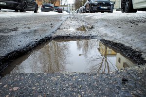Apklausė lietuvius, ką galvoja apie kelių būklę: rezultatai – iškalbingi