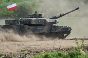 Lenkija praneša įgyvendinusi savo pažadą: šią savaitę į Ukrainą pristatys 10 „Leopard“ tankų