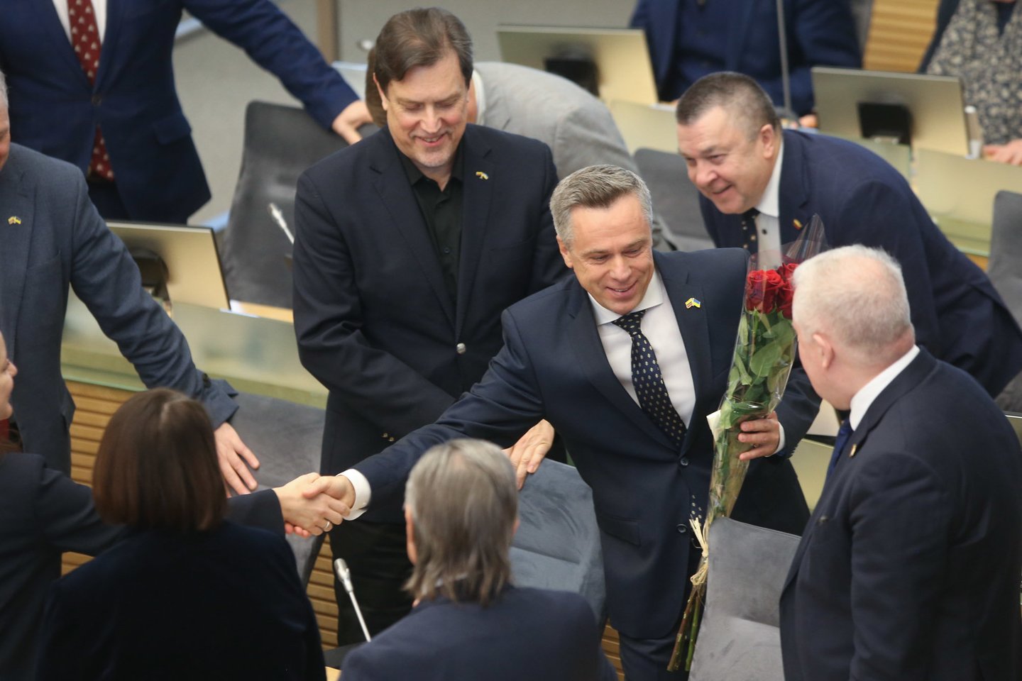 Seime penktadienį prasidėjo pavasario sesija. Ypatinga ji tapo Tėvynės sąjungos-Lietuvos krikščionių demokratų (TS-LKD) partijos atstovui, buvusiam krašto apsaugos viceministrui Viliui Semeškai, kuris, davęs priesaiką, tapo naujuoju parlamento nariu.<br>R.Danisevičiaus nuotr.