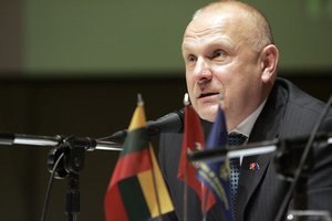 Prabilęs apie skandalą sekso su nepilnamiečiu siekęs R. Ačas savo įrašą ištrynė