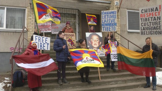 Prie Kinijos ambasados – Tibeto palaikymo akcija: siekia atkreipti dėmesį į žmogaus teisių padėtį