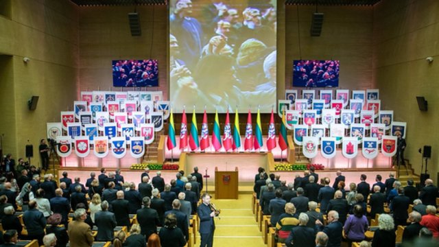 Iškilmingame Kovo 11-osios minėjime Seime – garbūs svečiai: dažnas savo kalboje akcentavo paramos Ukrainai svarbą