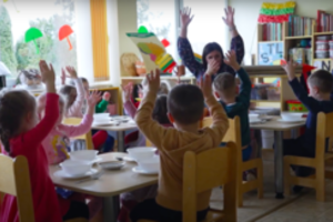 Specialiųjų poreikių turintys vaikai nebus nukreipiami į specializuotas mokymo įstaigas, mokysis bendrojo lavinimo mokyklose