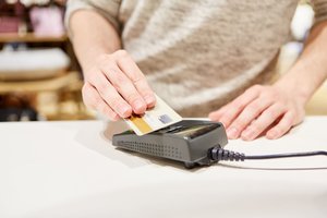 Supyko sužinoję, ką turės padaryti dėl neįgalių klientų: į restoraną juk nebūtinai užeis aklasis, o tai – kainuos