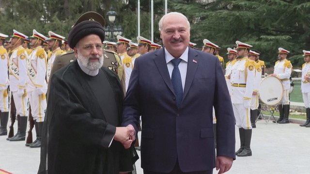 A. Lukašenkos vizito Irane atvaizdai: džiūgavo dėl bendradarbiavimo, vykdė derybas