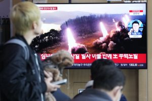 Šiaurės Korėja vėl paleido dvi balistines raketas