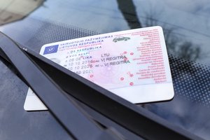 Jau netrukus gali pasikeisti vairuotojo pažymėjimas: kaip jis atrodytų
