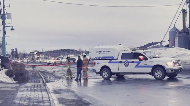 Baisi nelaimė Kanadoje: sunkvežimis pervažiavo 2 vyrus, dar 9 žmonės – sužeisti