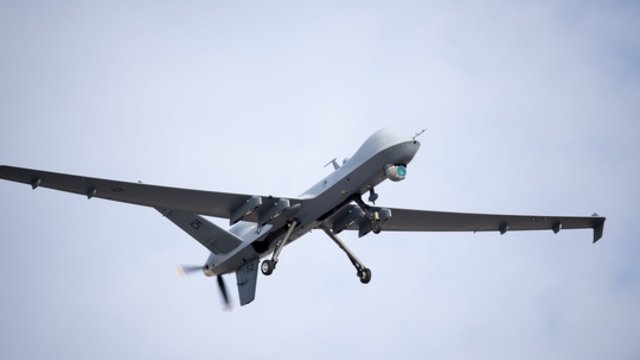 Rusijai toliau meluojant, bandymas maskuoti įkalčius – pasirodė pranešimų apie ketinimą ištraukti JAV droną
