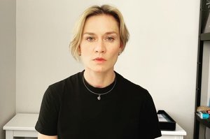 Prieš karą Ukrainoje pasisakanti Rusijos aktorė Marija Maškova bijo grįžti į tėvynę