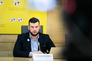 „Baltųjų pirštinių“ vadovas: kol kas išankstinis balsavimas antrajame rinkimų ture vyksta sklandžiai