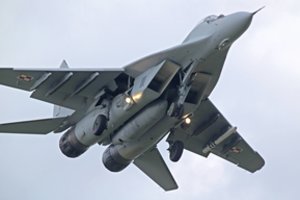 Lenkija turi dviejų rūšių naikintuvus „MiG-29“ – kurie ir kada pasieks Ukrainą?