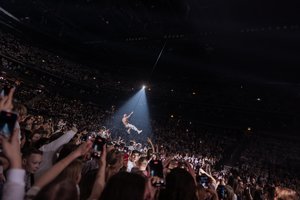 Vido Bareikio dešimtmečio turas – nuo kamerinės pirmojo koncerto salės iki didžiausio karjeros koncerto arenoje