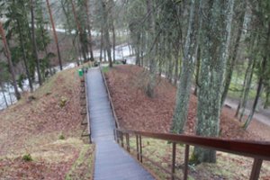 Atnaujintas Vytauto kalnas Birštone jau laukia lankytojų: užkopus naujais laipteliais atsivers nuostabus kraštovaizdis