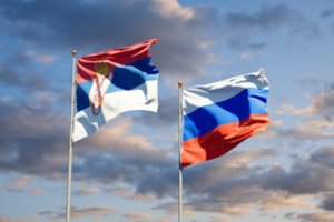 Dėl įtariamo šnipinėjimo iš ES šalių išvaryti Rusijos diplomatai atranda saugų prieglobstį Serbijoje