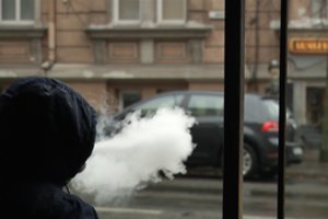 Dvejus metus nuo sparčiai plintančio narkotiko priklausoma 20-metė: „Net trečiokas gali lengvai jo gauti“