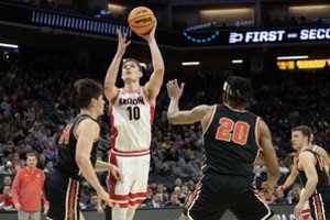 Neįtikėtinas fiasko: favoritas Ąžuolas Tubelis su ekipa išspirtas iš „Kovo beprotybės“ jau pirmame etape