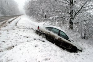Už šiuos manevrus kelyje – viena riebiausių bausmių: šimtus eurų siekianti nuobauda ir metams atimtas vairuotojo pažymėjimas