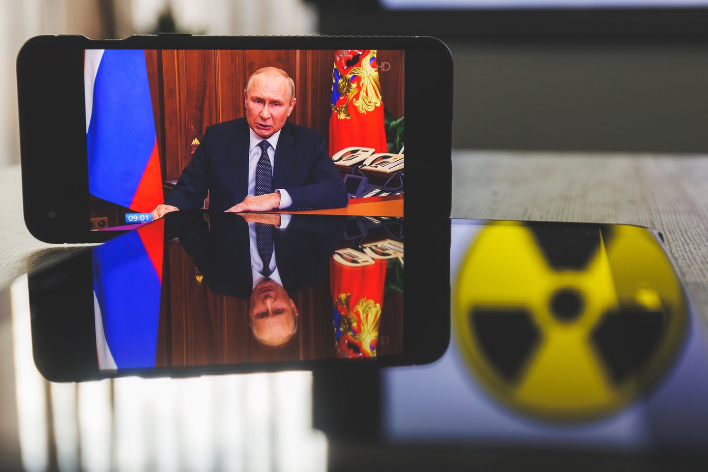  Kai galvojame apie karą Ukrainoje ir joje kylančią branduolinę grėsmę, dažnai galvojame apie du scenarijus: avariją Ukrainos atominėje elektrinėje dėl rusų kaltės arba rusiškų branduolinių ginklų panaudojimą.<br> 123rf iliustr.
