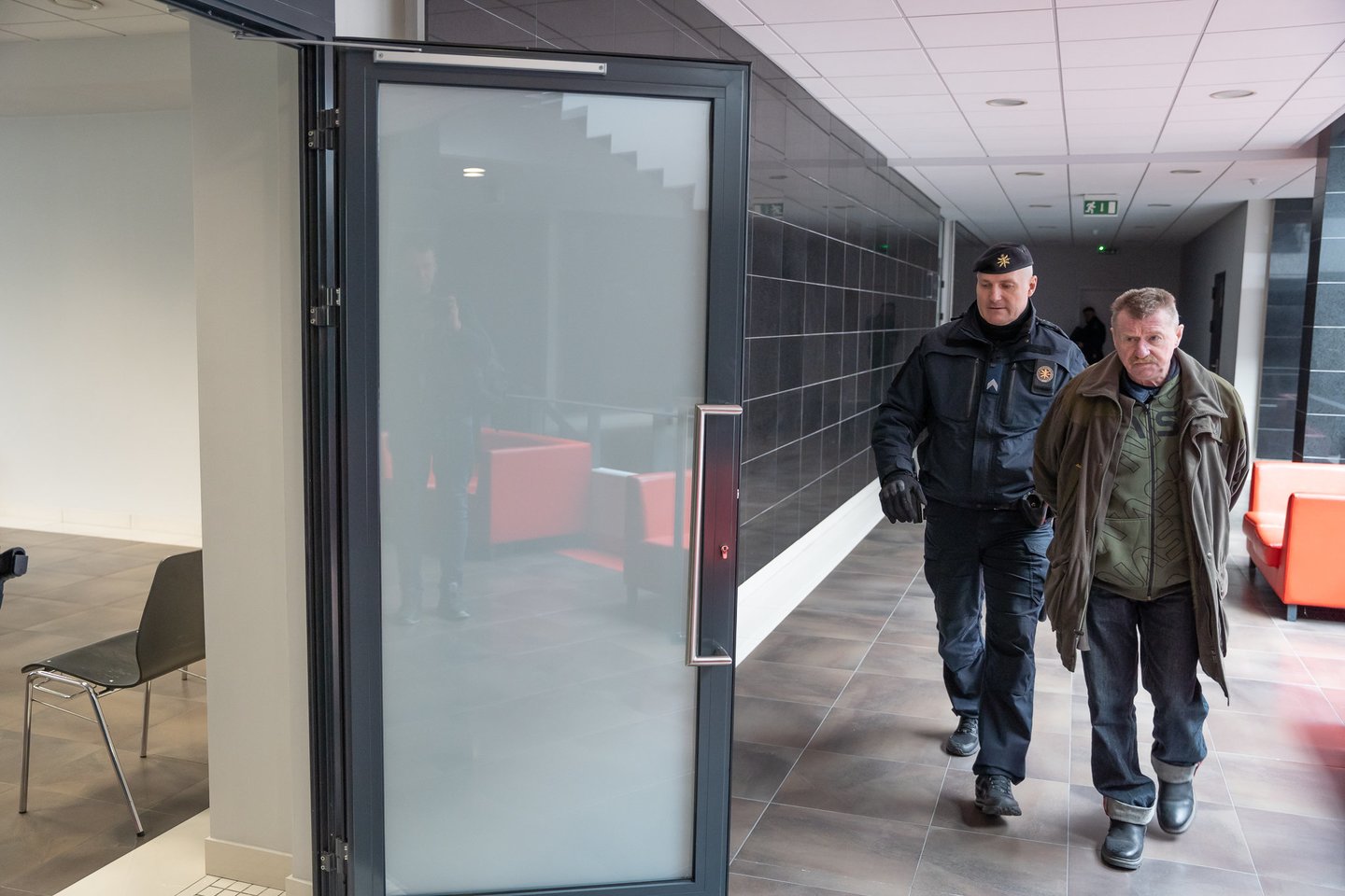  Kauno apygardos teismas už moters nužudymą prieniškiui V. Tamošiūnui skyrė 13 metų kalėjimo. <br> R. Vilkelio nuotr. 