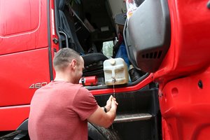 Gėda net girdėti, kaip vilkikų vairuotojai priversti elgtis: „Nusiteikiu, kad gamtinius reikalus teks atlikti miškelyje“