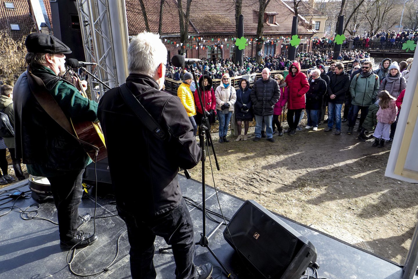 Vilniuje žalia spalva Šv. Patriko dienos minėjimo proga Užupyje nudažyta Vilnelė.<br>V.Ščiavinsko nuotr.