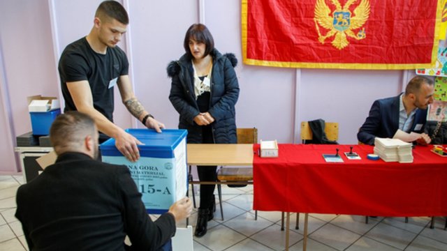Juodkalnijos prezidento rinkimuose prireiks antro turo: gyventojai rinksis iš dviejų kandidatų