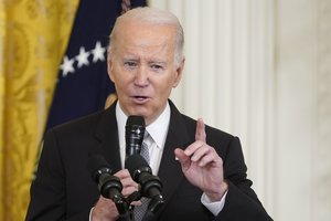 J. Bidenas pasirašė įstatymą išslaptinti JAV žvalgybos duomenis apie COVID-19 kilmę