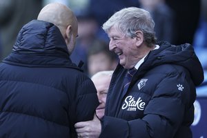 75-erių Roy Hodgsonas vėl grįžta prie „Crystal Palace“ vairo