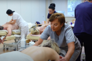 Juvelyro kėdę iškeitė į masažisto stalą