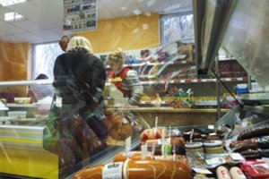 Drastiška infliacija tūkstančius lietuvių privertė rinktis: už ką susimokėti – maistą ar mokesčius?