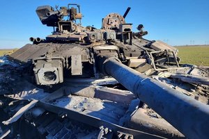 Vargstant su technika, belieka optimizmas: rusai tiki, kad jų „supertankas“ gali įveikti „Challenger“ ir „Leopard“