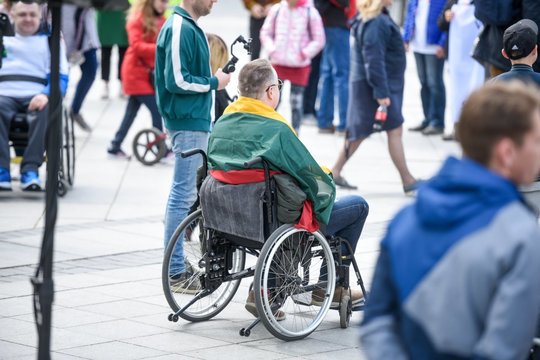 VRM skirs didesnį dėmesį žmonėms su negalia: atsakė, kaip stiprins jų pasirengimą ekstremaliosioms situacijoms 
