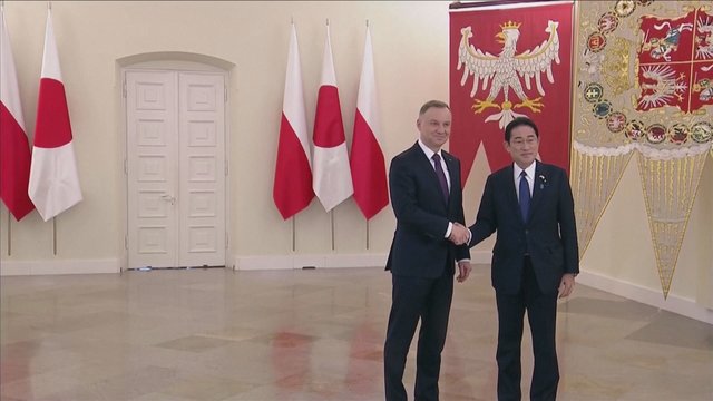 Japonijos premjeras dėkoja Ukrainą remiančiai Lenkijai: suteikė specialų statusą