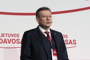 Lietuvos ekonomiką purto aibė problemų, darbo rinkoje – viena giliausių krizių: įspėja, kam ruoštis jau dabar