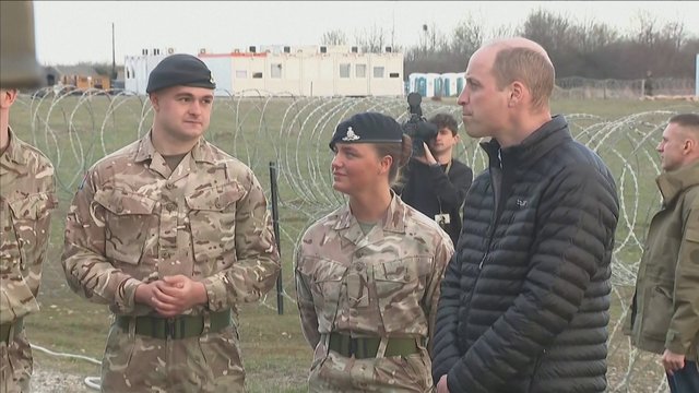 Princas Williamas aplankė britų karius Lenkijoje: gyrė už bendradarbiavimą remiant Ukrainos žmones