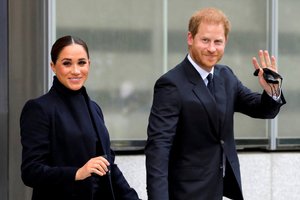 Karūnavimo ceremonijoje su Harry ir Meghan bus elgiamasi kitaip nei su likusiais karališkosios šeimos nariais