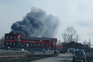 Galingas gaisras Rusijoje: liepsnoja svarbi regiono gamykla