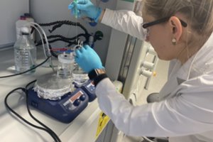 Žaliąją chemiją vystanti dr. A. Baradokė: natūralius gamtos reiškinius perkeliame į laboratoriją