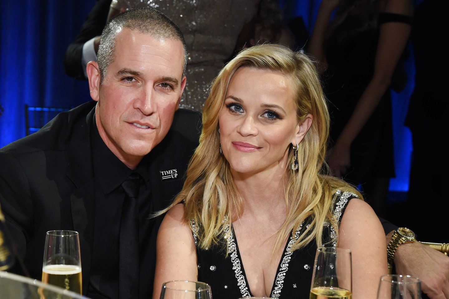 Po 12 metų santuokoje skiriasi aktorė Reese Witherspoon ir talentų agentas Jimas Tothas.<br> Scanpix/AFP nuotr.