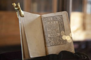 VU bibliotekoje bus eksponuojamos pirmosios lietuviškos knygos – M. Mažvydo ir M. Daukšos katekizmai