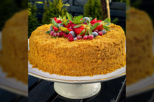 Burnoje tirpstantis „Medutis“: receptas, kuriuo verta dalintis