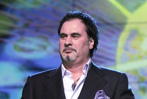 Rusai keršija Valerijui Meladzei: masiškai atšaukiami atlikėjo koncertai