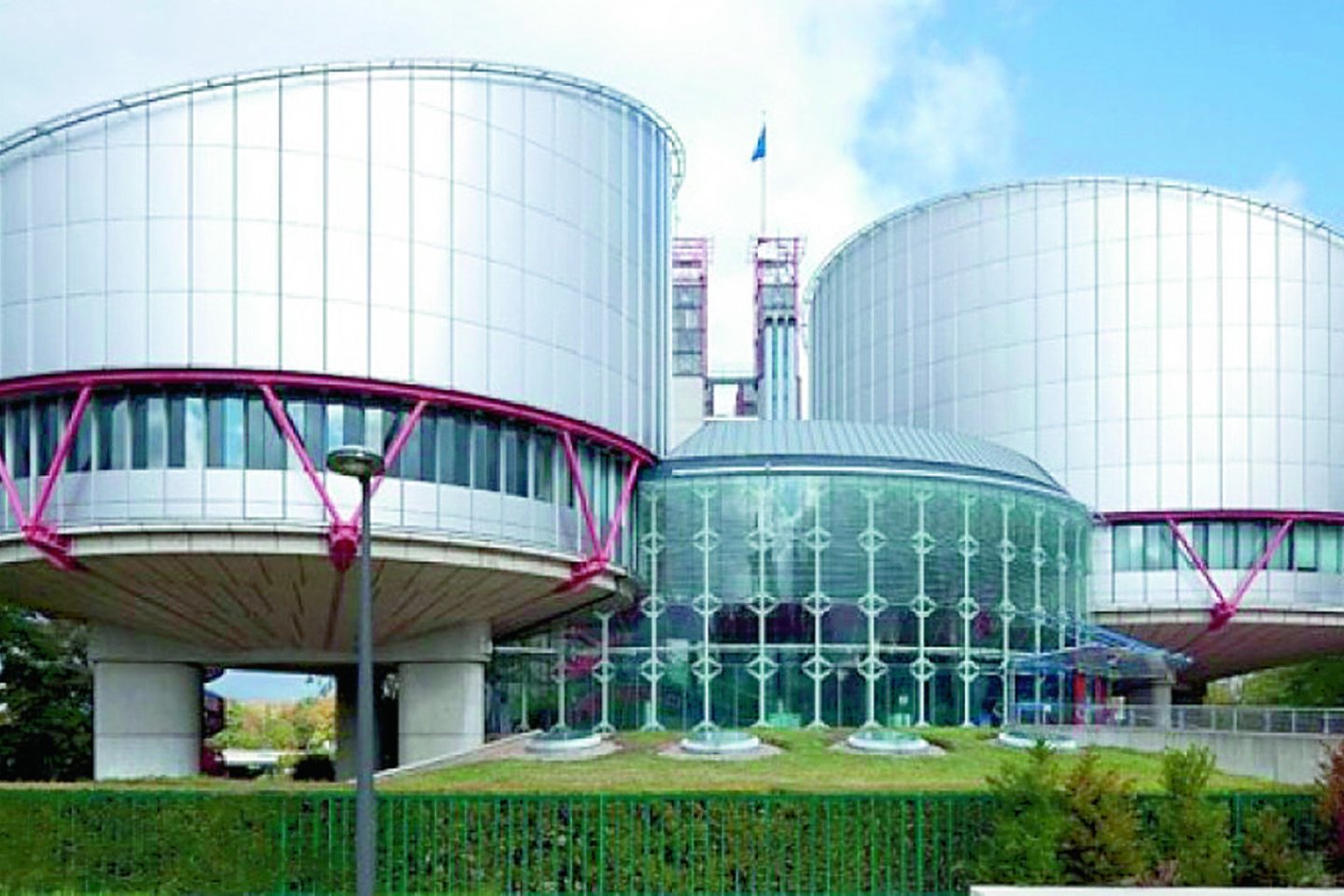  Europos žmogaus teisių teismas Strasbūre išgirdo įtariamąjį iš Lietuvos.