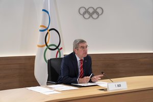 Sporto pasaulį skaldanti Rusijos ir Baltarusijos grąžinimo dilema – ant IOC stalo