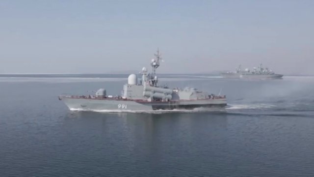Rusijos karinės pratybos Ramiajame vandenyne: praneša paleidusi raketas į netikrus taikinius Japonijos jūroje