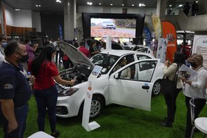 Rusijoje – konkurentas „Lada“ automobiliams: pradės prekiauti mašinomis iš Irano